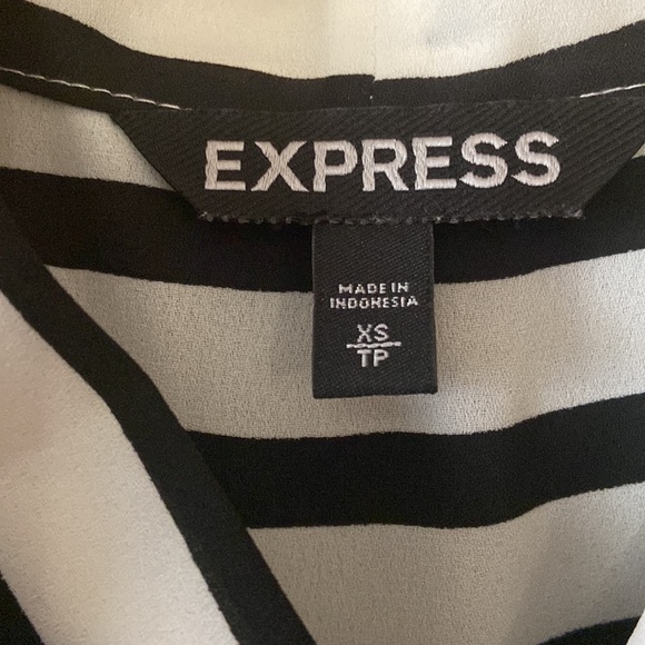 Lightweight black & white Express top. - Picture 5 of 5